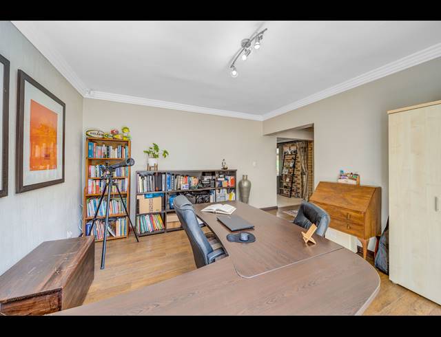 4 BEDROOM FREEHOLD FOR SALE IN RUIMSIG